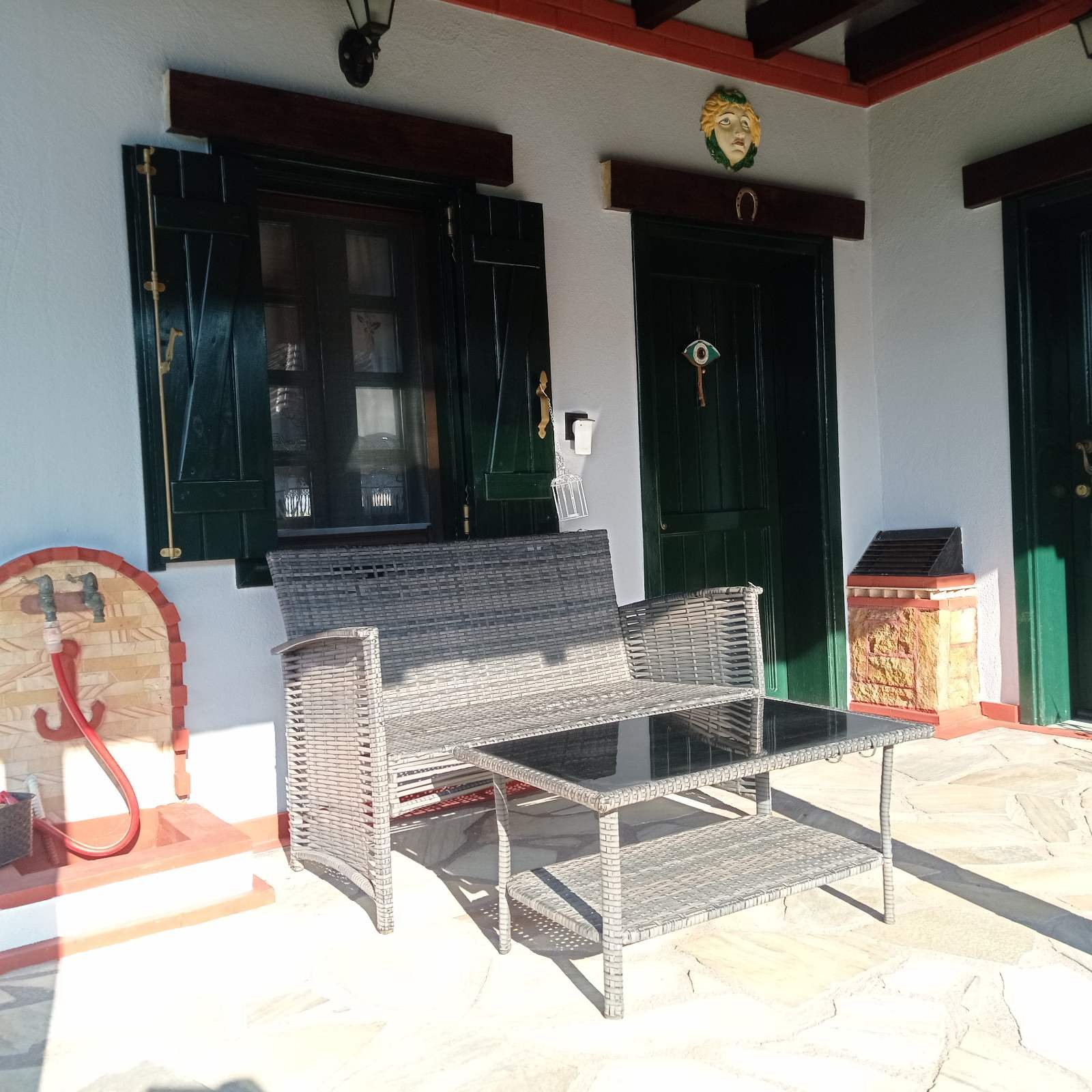 Fenced yard perfect for pets